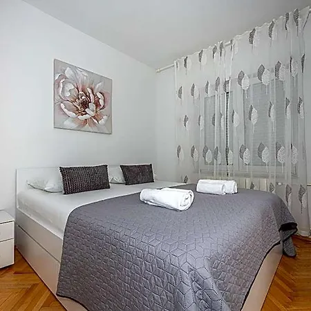 Lisinski Szálloda 3*